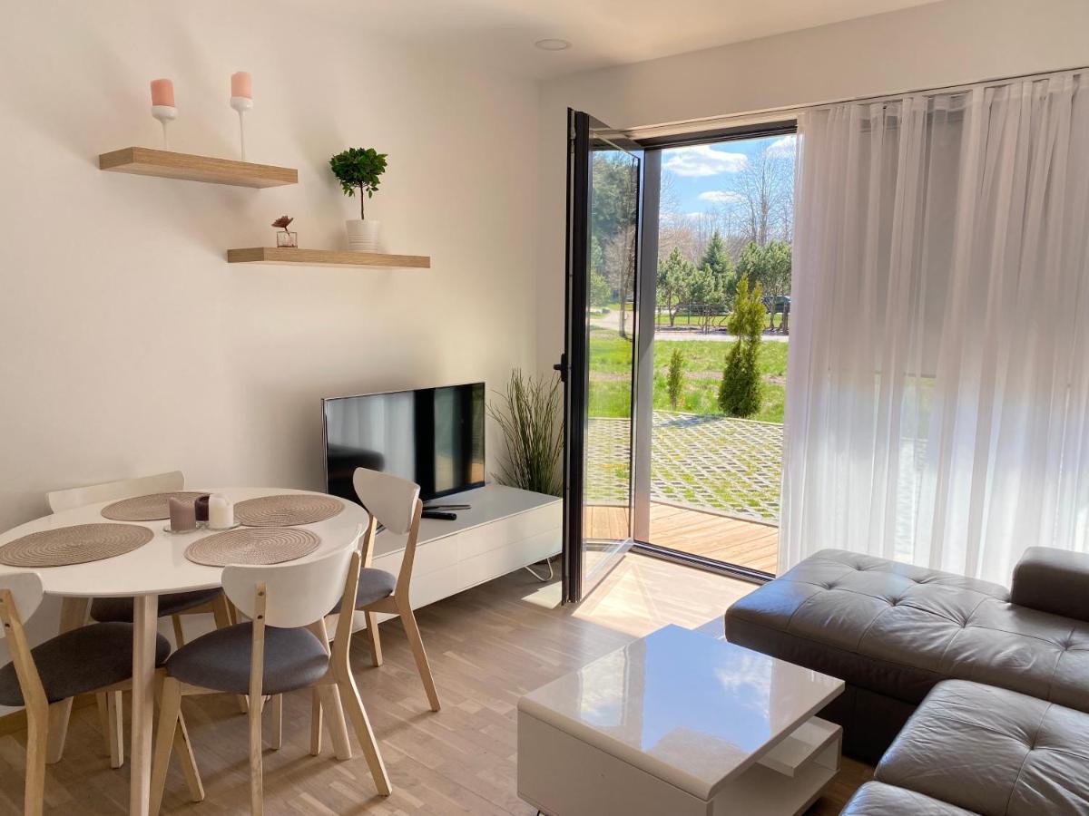 Smilciu Trio Keturvieciai Apartamentai Su Terasa بالانغا المظهر الخارجي الصورة