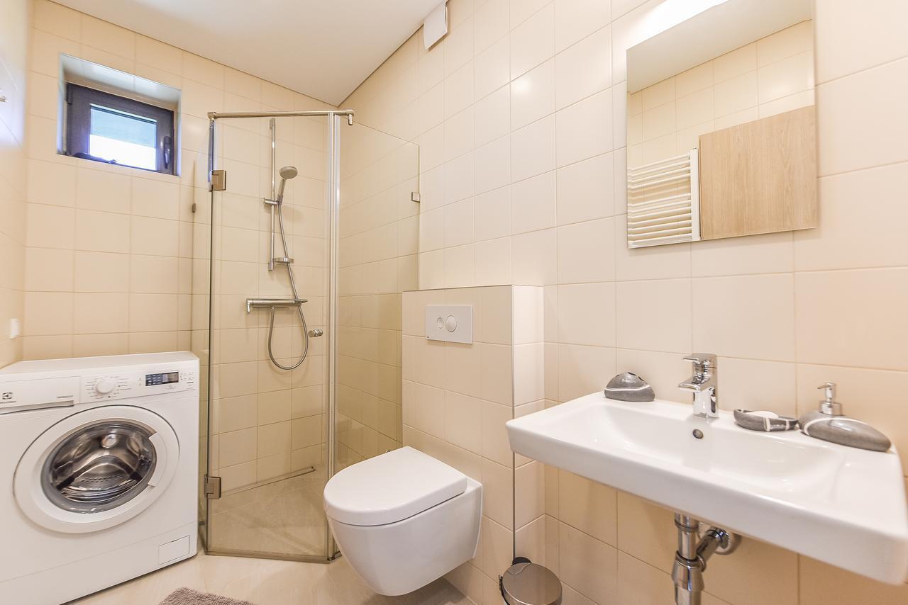 Smilciu Trio Keturvieciai Apartamentai Su Terasa بالانغا المظهر الخارجي الصورة