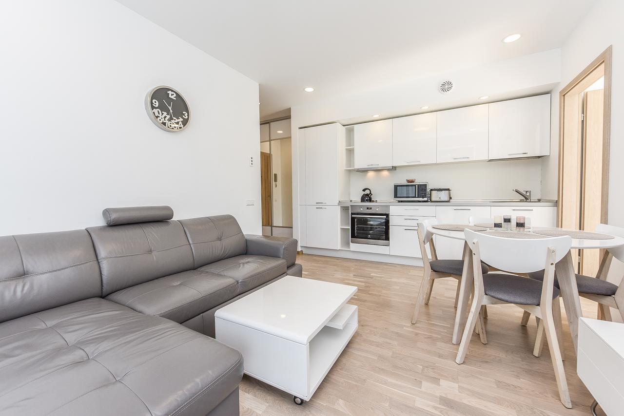 Smilciu Trio Keturvieciai Apartamentai Su Terasa بالانغا المظهر الخارجي الصورة
